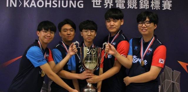 他们在小组 他们在小组