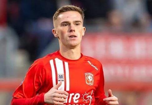 世体主编 世体主编