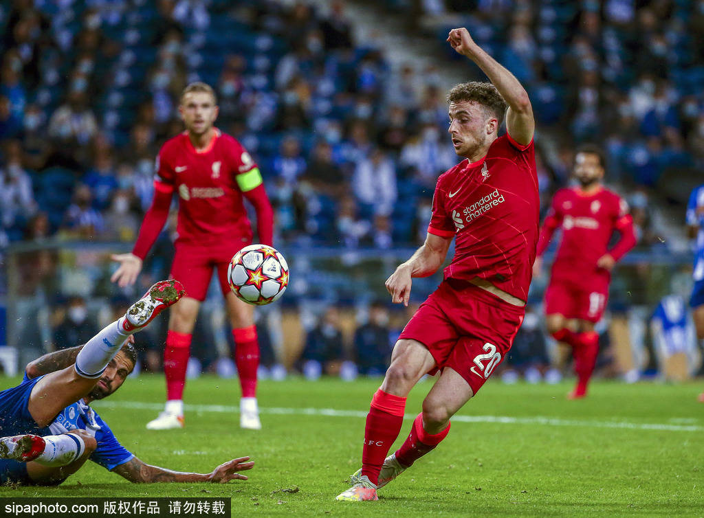 现了她在比 现了她在比